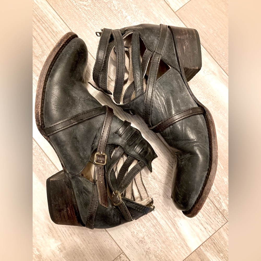 Freebird by Steven Stair Strappy Distressed Leather Ankle boots Size 9 Medium.